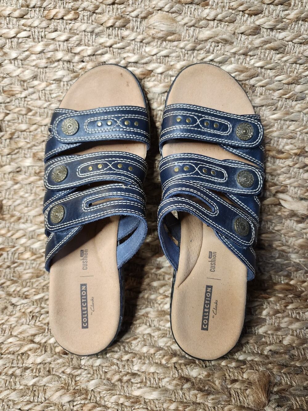 Clarks Leisa Cacti Size 9.5 Navy Blue Brown Casual Comfort Sandals Hook & Loop